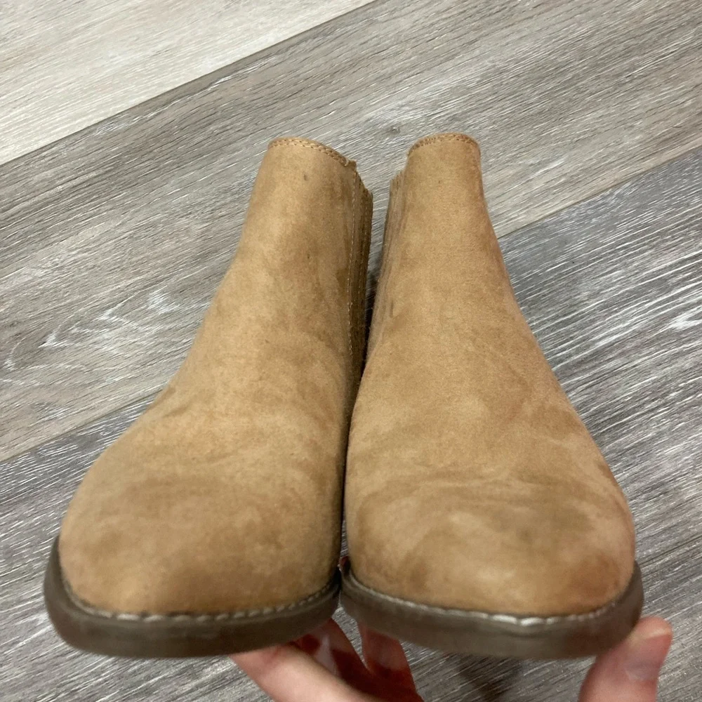 Universal Thread Tan Booties Western Slide on Size 6.5 - Picture 4 of 9